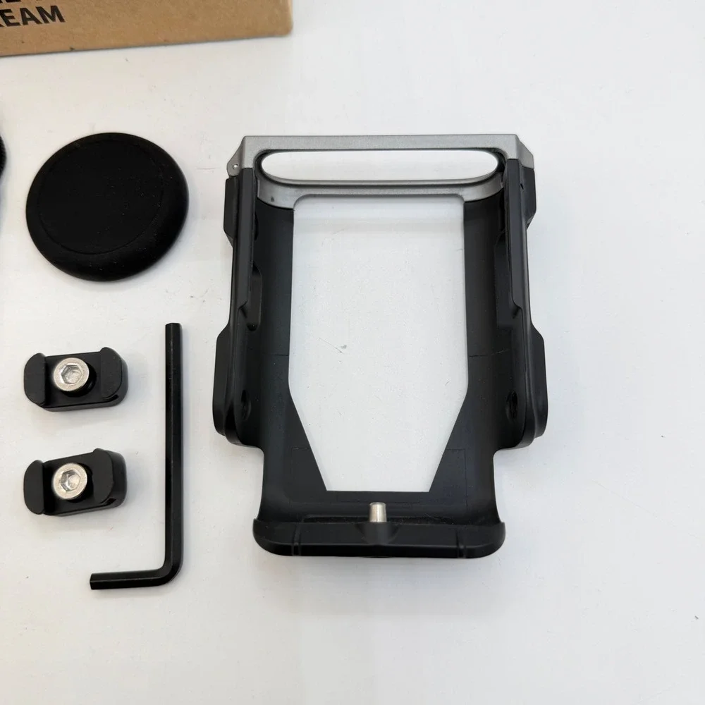 SmallRig Cage Kit 4235 Canon PowerShot V10 Black Vlogging Rig W/ Box Used Good